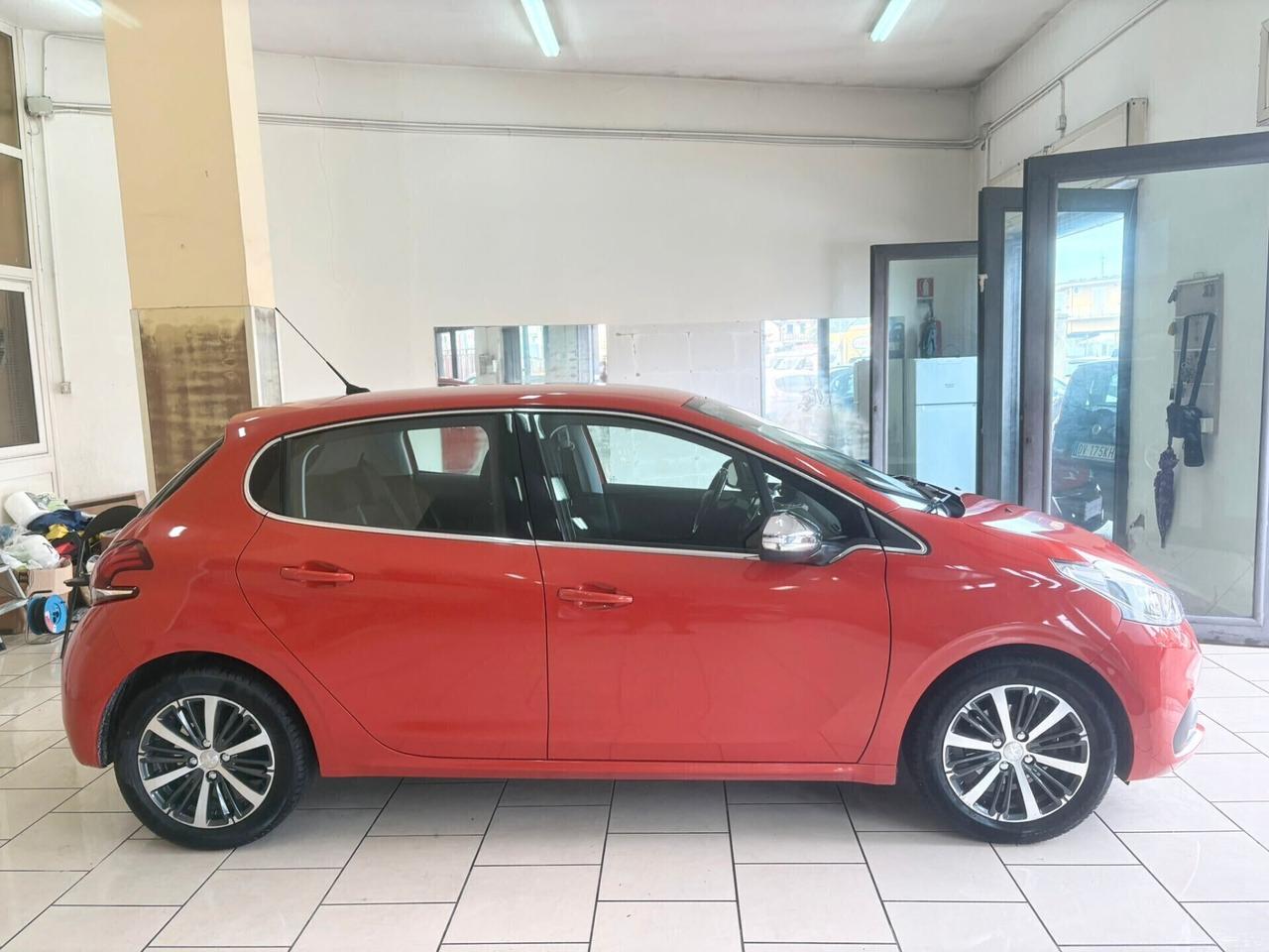 Peugeot 208 PureTech 82 5porte GPL Allure