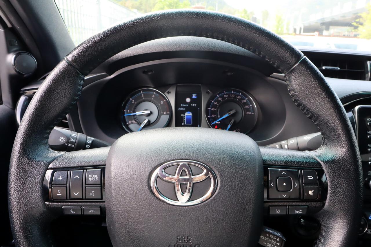 Toyota Hilux Toyota Hilux 2.8 D 204 CV DoCab 4x4 Aut Invincible 39900 + IVA
