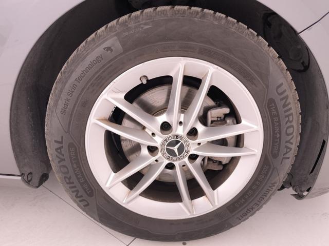MERCEDES-BENZ A 180 180 d Business auto