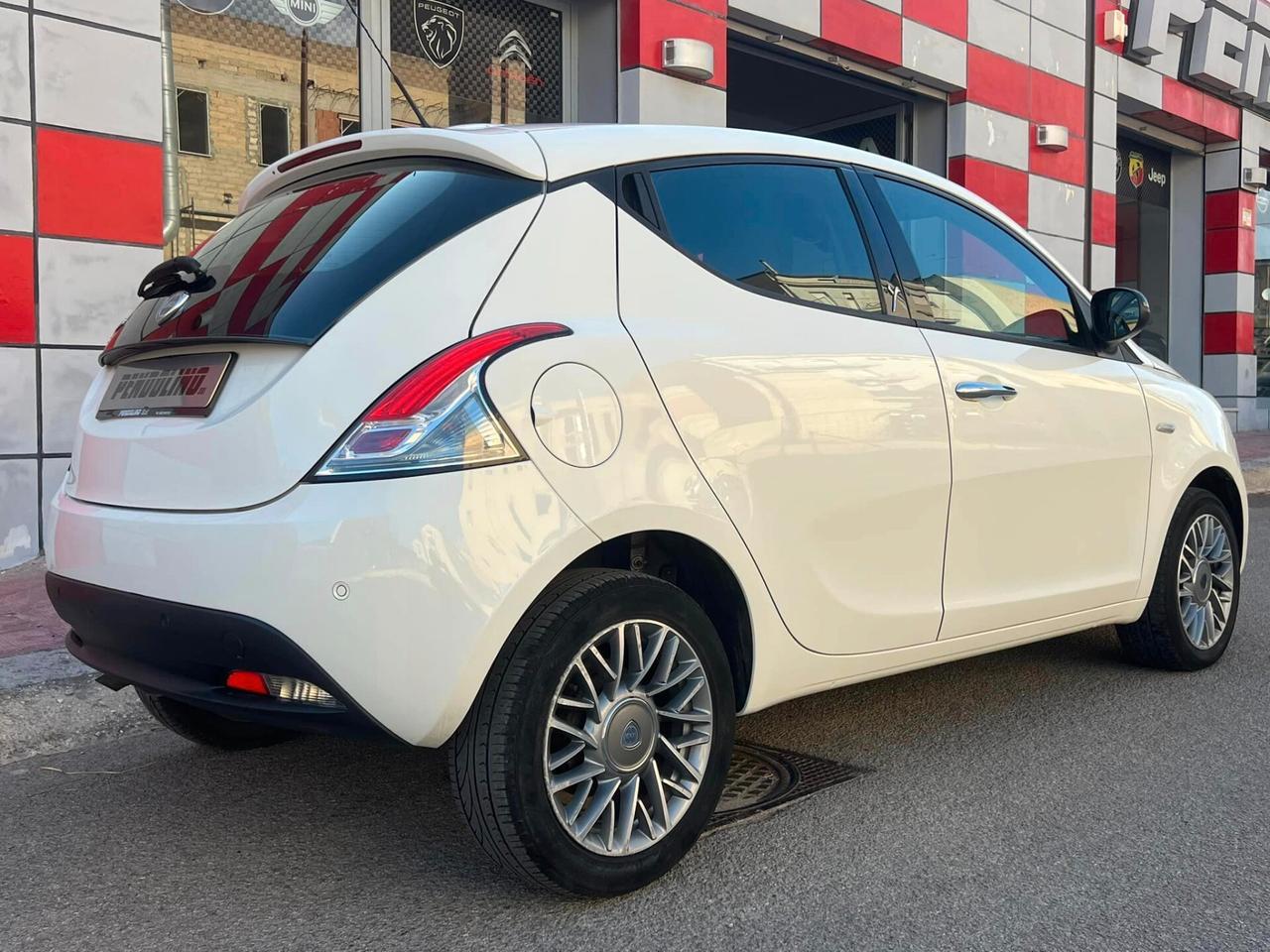 Lancia Ypsilon 1.3 MJT 16V 95 CV 5 porte S&S Gold