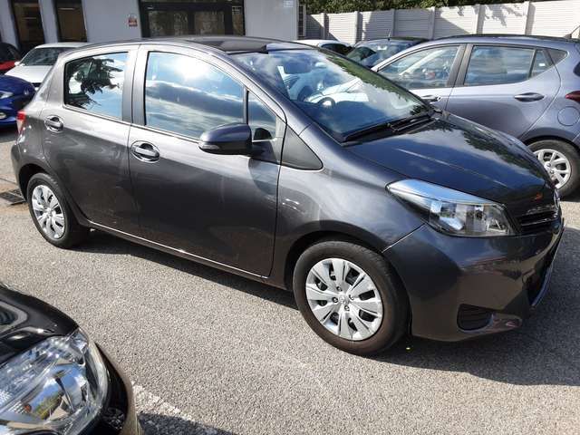 Toyota Yaris 1.0 Lounge *NEOPATENTATI*