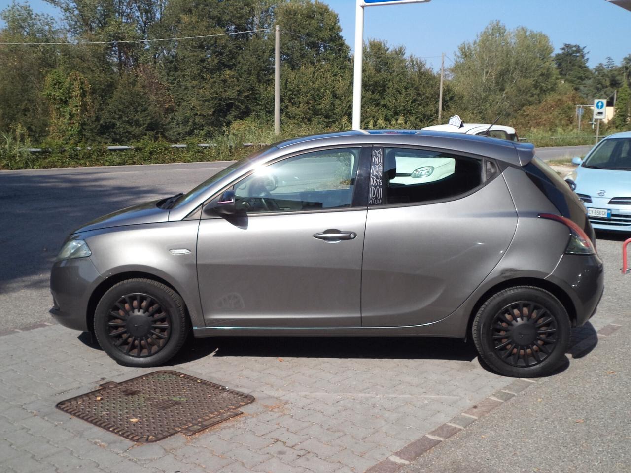 Lancia Ypsilon 1.2 69 CV 5 porte GPL Ecochic Elefantino OK NEOPATENTATI