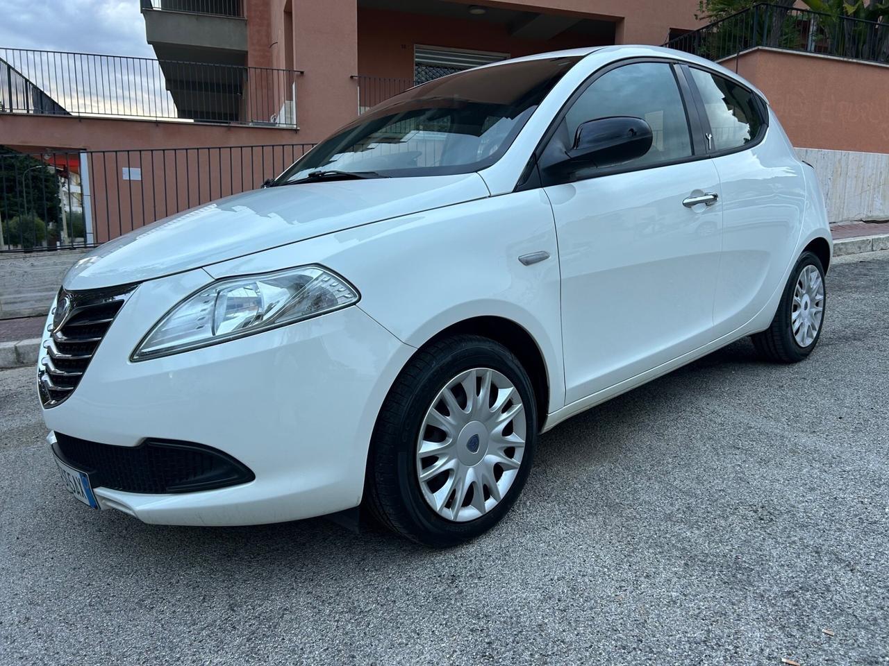 Lancia Ypsilon 1.2 benz ideale per neo patentati