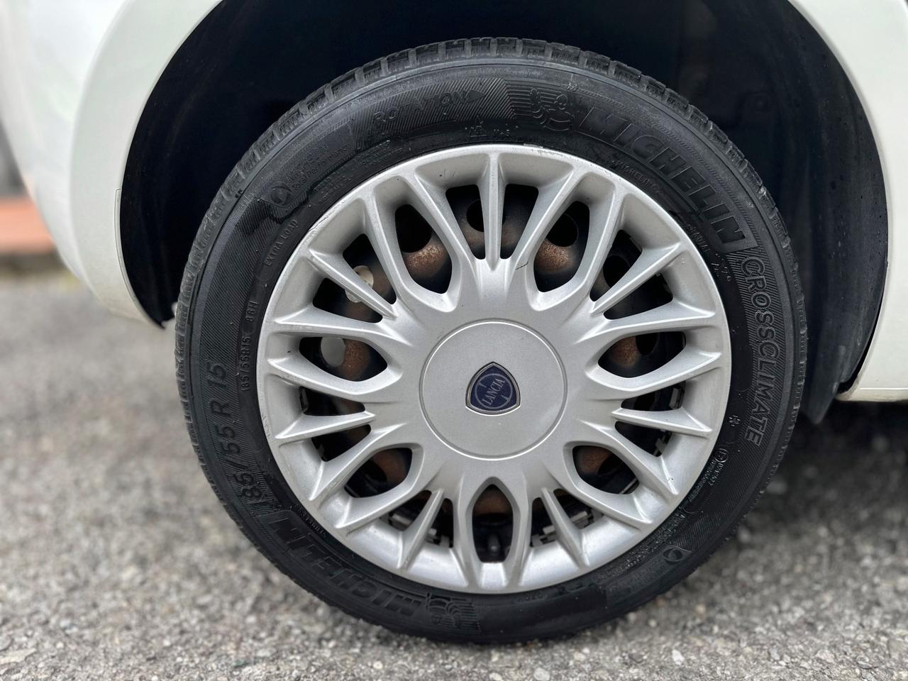Lancia Ypsilon GPL 5p Neopatentati perfetta!