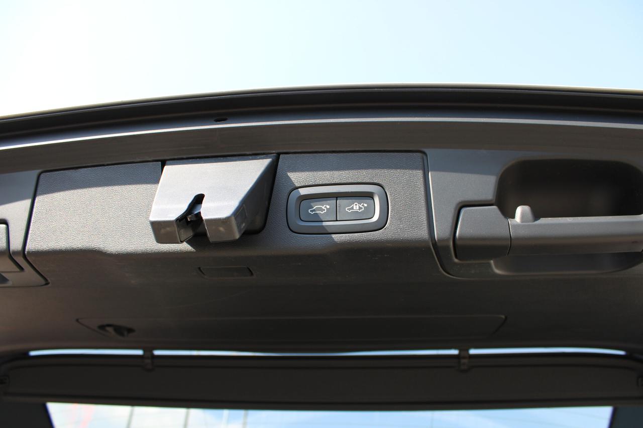 Volvo XC 60 XC60 B4 (d) automatico Core