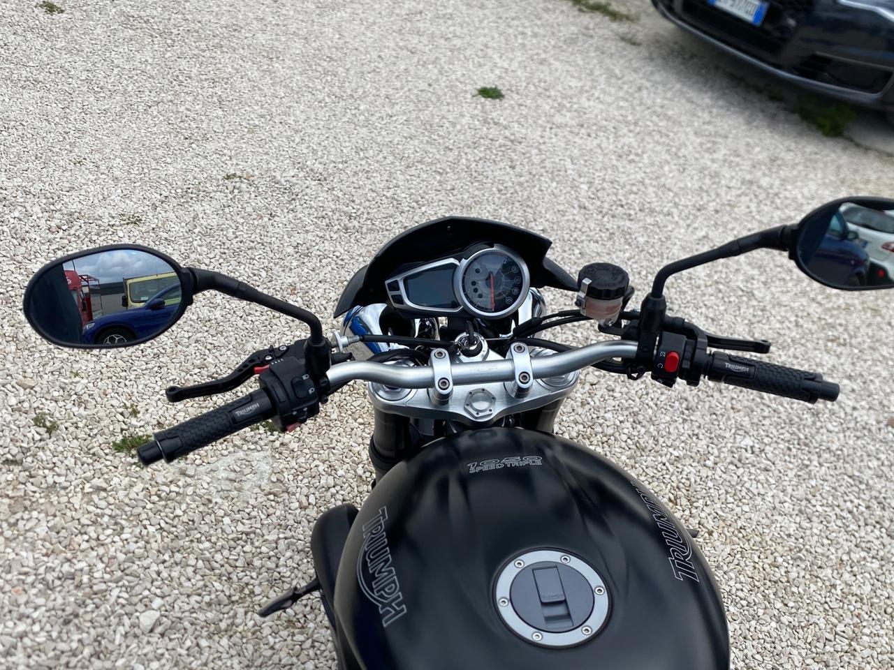 Triumph Speed Triple 1050 DA VETRINA