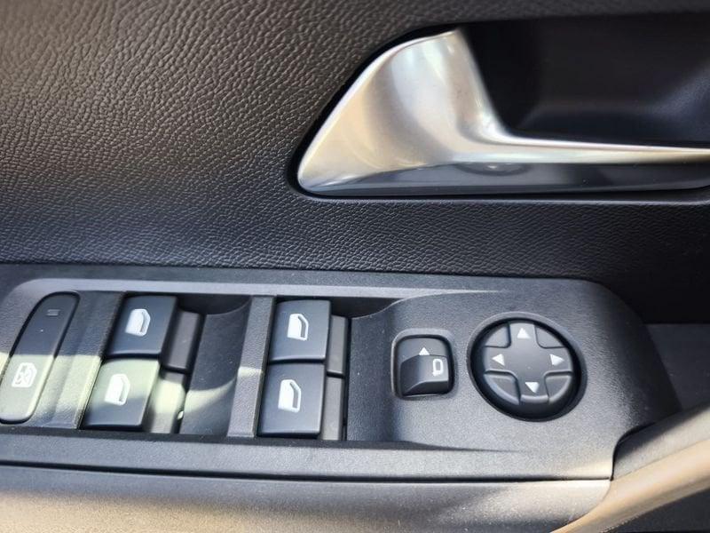 Lancia Ypsilon Nuova Ibrida 1.2 100cv Ibrida