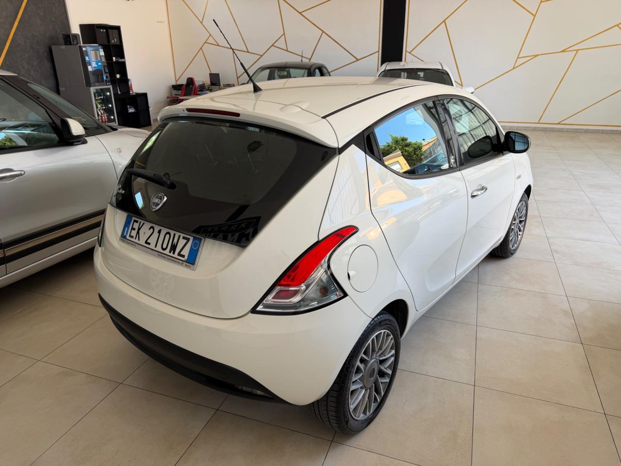 Lancia Ypsilon 1.2 69 CV 5 porte GPL Ecochic Platinum