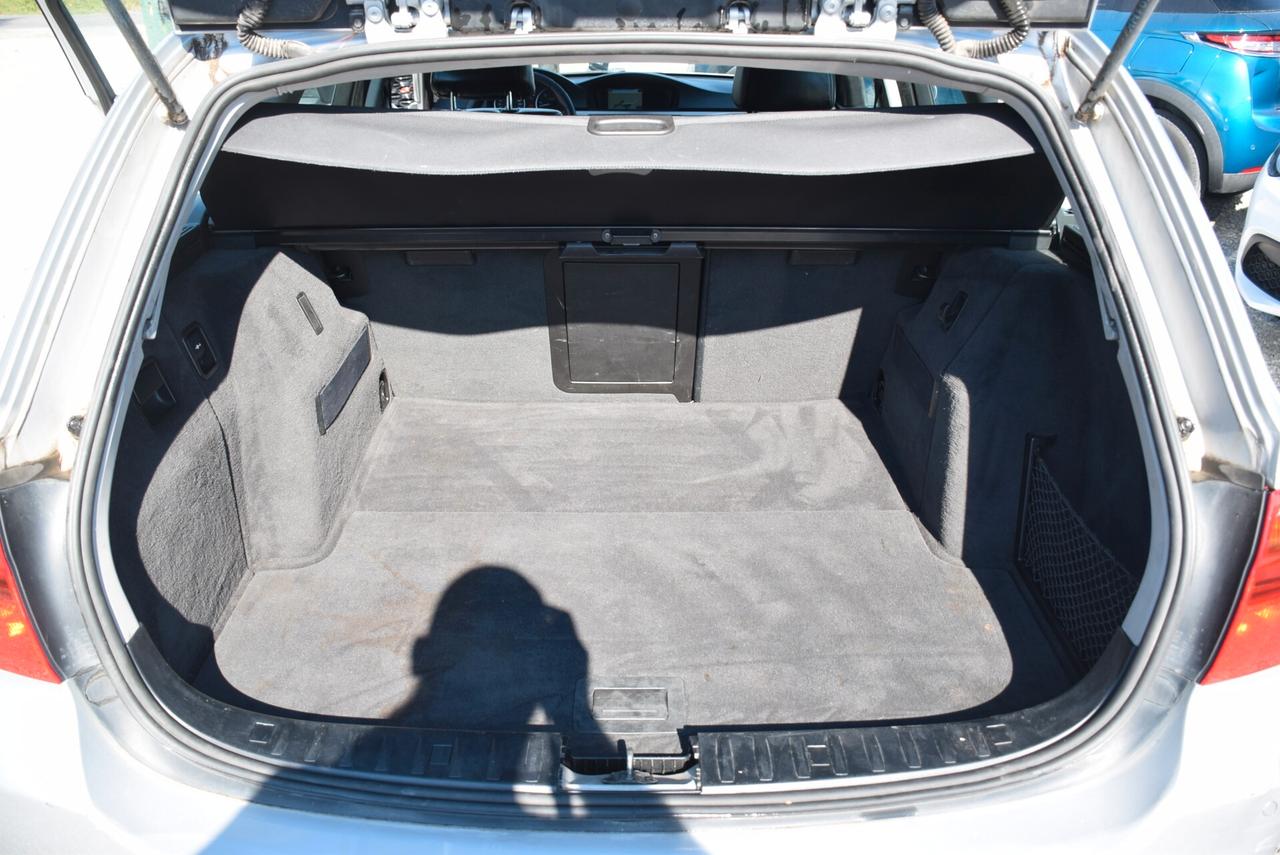 Bmw 330 330d Touring Futura navi pelle cruise sensori bt