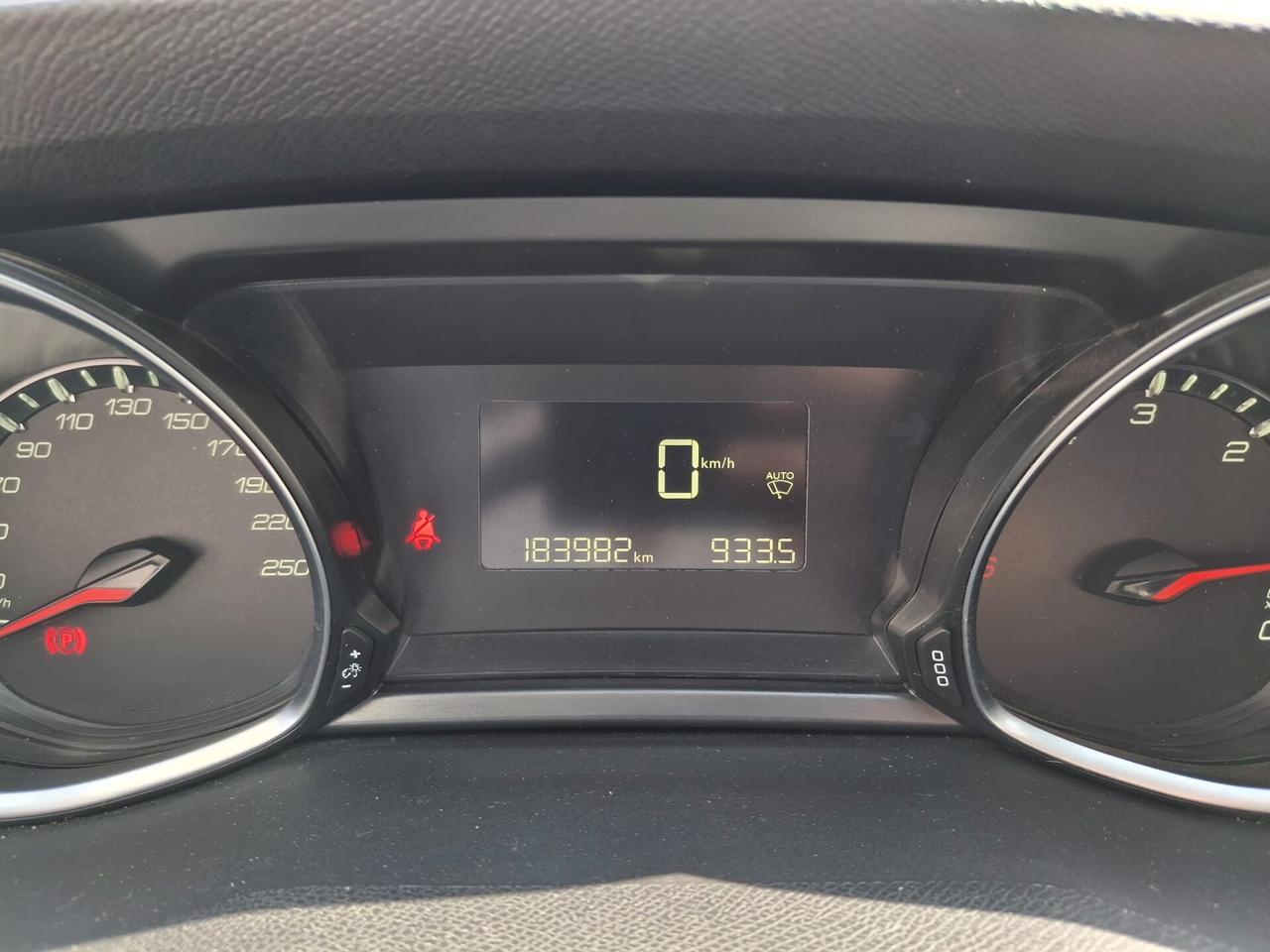 Peugeot 308 BlueHDi 100 S&S SW Active