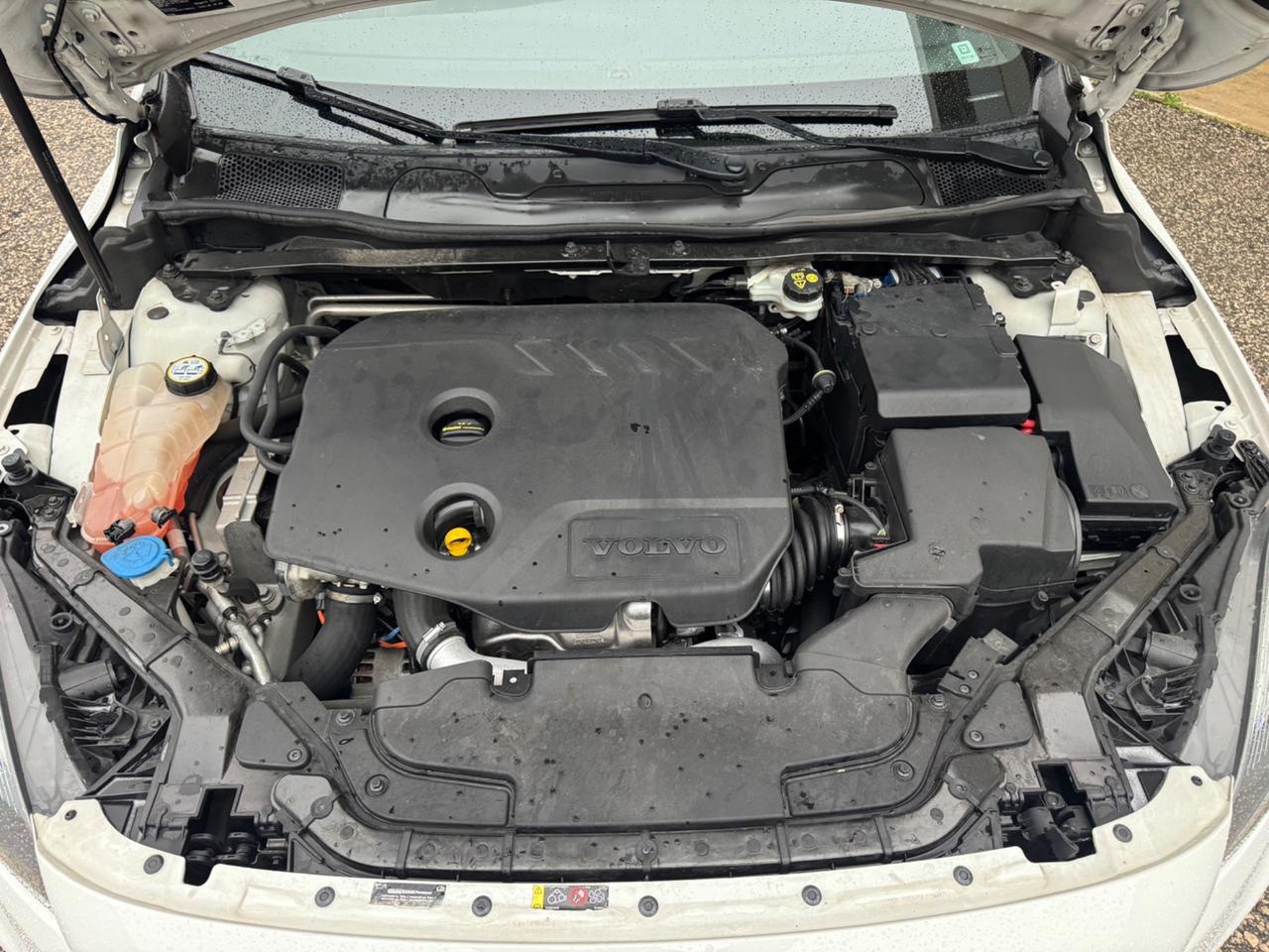 Volvo V40 D2 1.6 Powershift R-design Kinetic