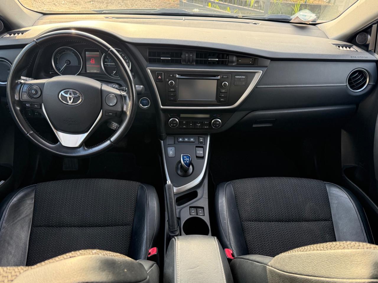 Toyota Auris Touring Sports 1.8 Hybrid Business Pack
