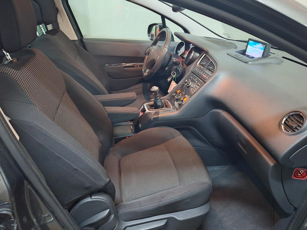 Peugeot 5008 2.0 HDi 150CV Business NAVI TETTO 5 POSTI GANCIO TRAINO HEAD-UP DISPlAY