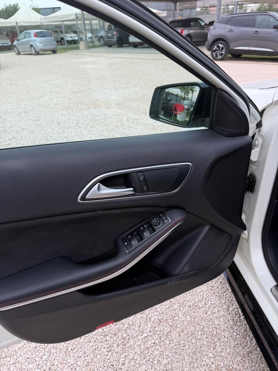 MERCEDES - Classe A - A 180 d Automatic Premium