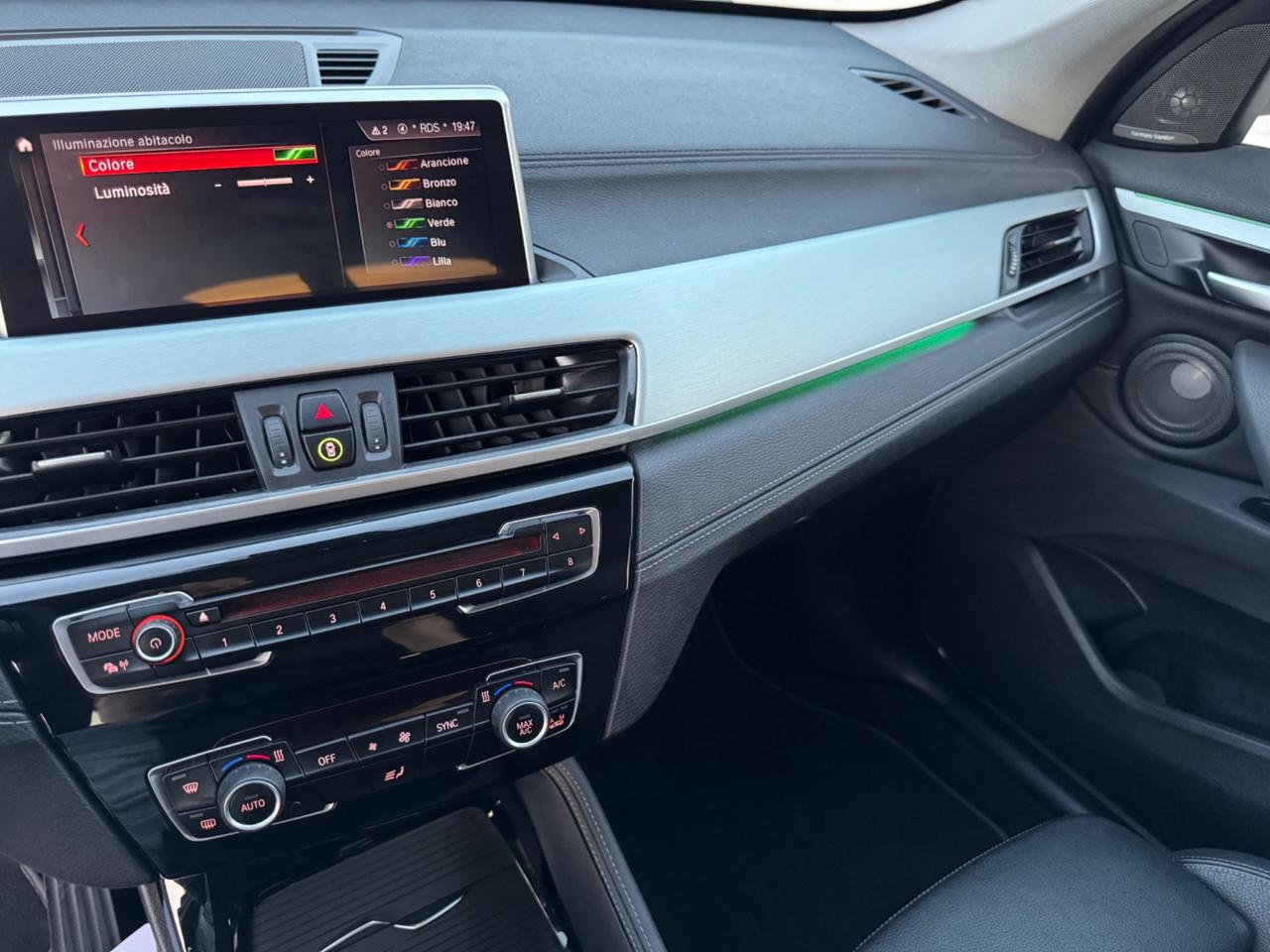 BMW X1 18d XDrive XLine - Tetto Led 18