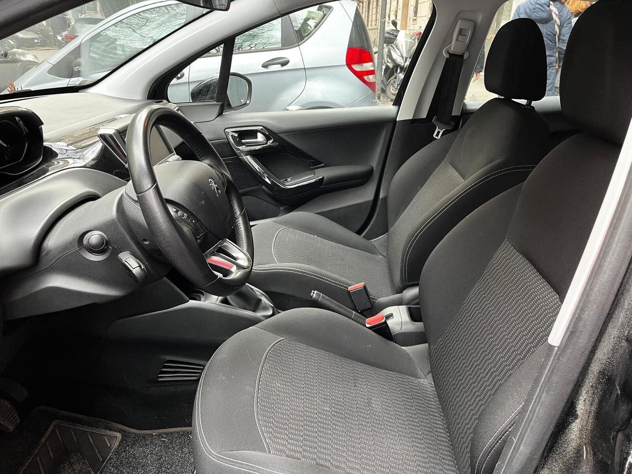 Peugeot 208 PureTech 82 5 porte Allure