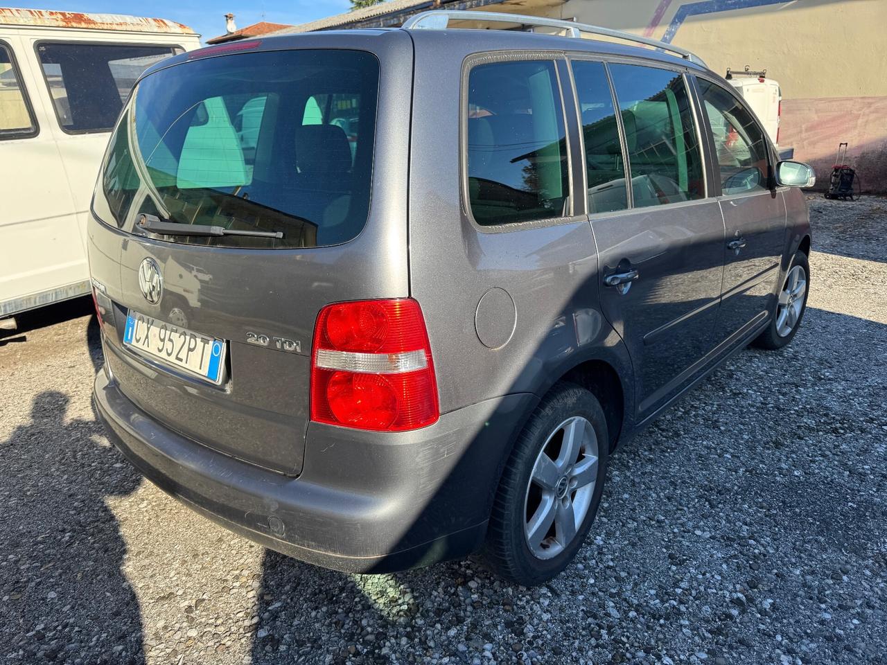 VW Touran 2.0 TDI 7 Posti VOLANO RUMOROSO !!!