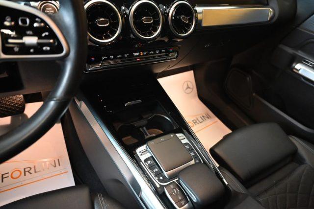 MERCEDES-BENZ GLB 200 AUTOMATIC SPORT 163CV NAVI LED 18"CAM GANCIO FULL!