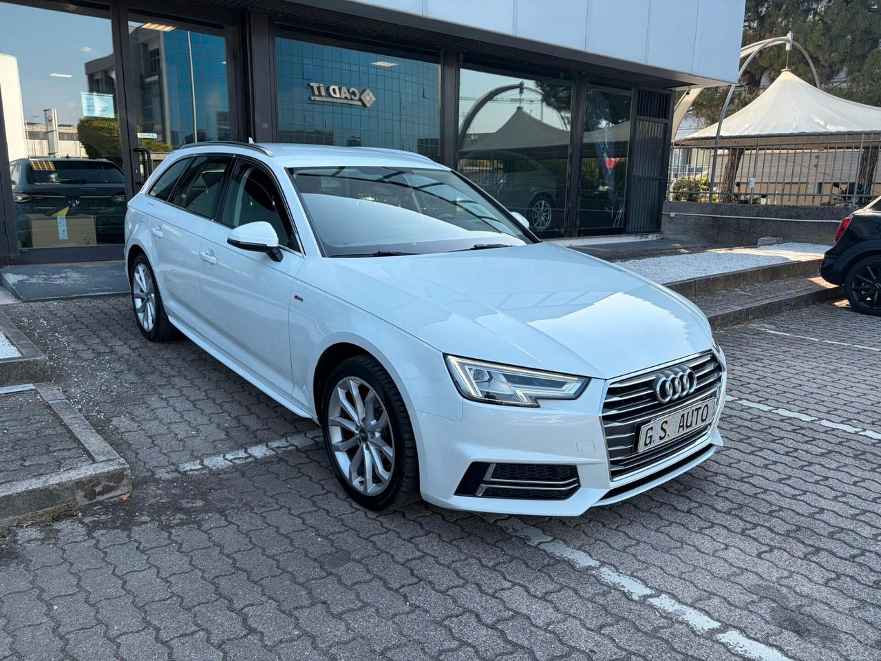 Audi A4 Avant 2.0 tdi ultra S-Line Sport 150cv s-tronic