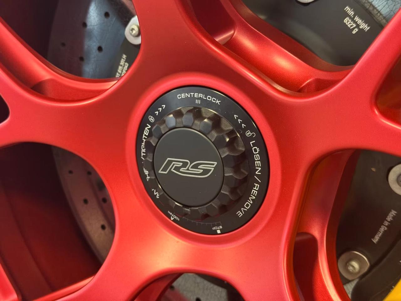 Porsche 911 GT3 RS Weissach