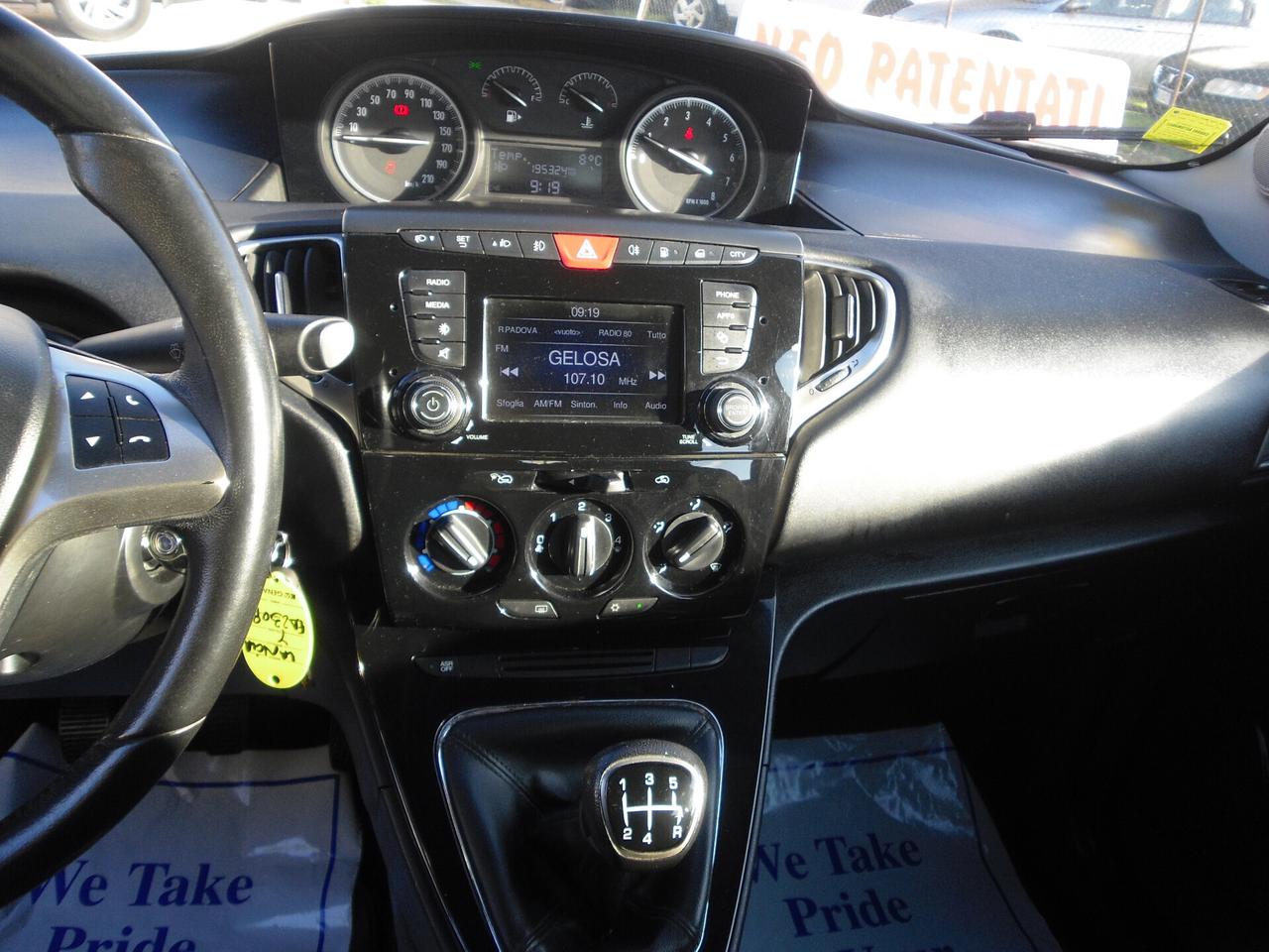 Lancia Ypsilon 1.3 MTJ 5P 95CV NEOPATENTATI SILVER