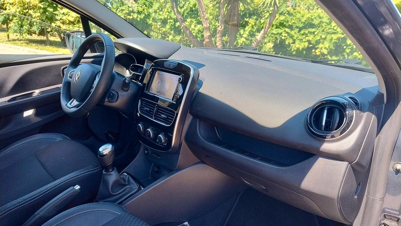 Renault Clio dCi 8V 90 CV 5 porte Moschino Intens