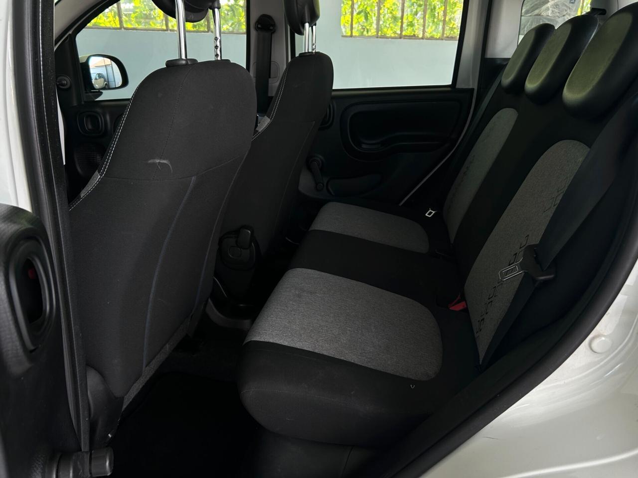 Fiat Panda 1.2 Lounge 5 Posti (Gancio traino)
