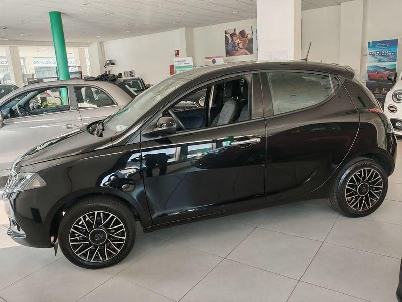 Lancia Ypsilon 1.0 FireFly 5 porte S&S Hybrid Silver Plus