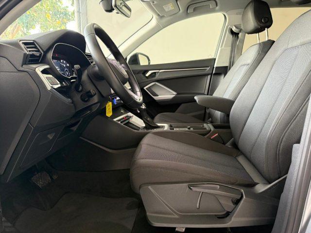 AUDI Q3 35 TDI Business Advanced