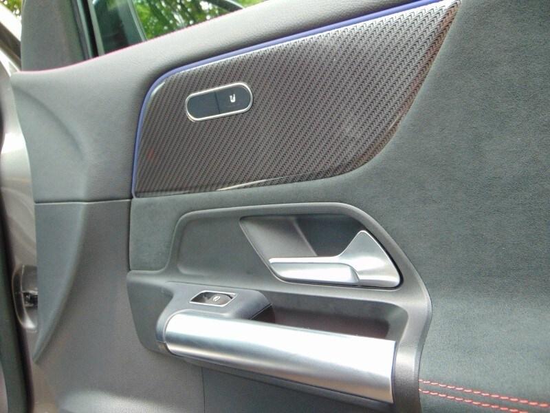 MERCEDES GLA (H247) GLA 180 Automatic ...