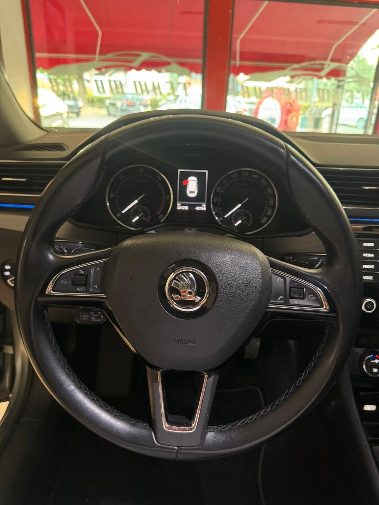 Skoda Superb 2.0 TDI DSG Wagon Style
