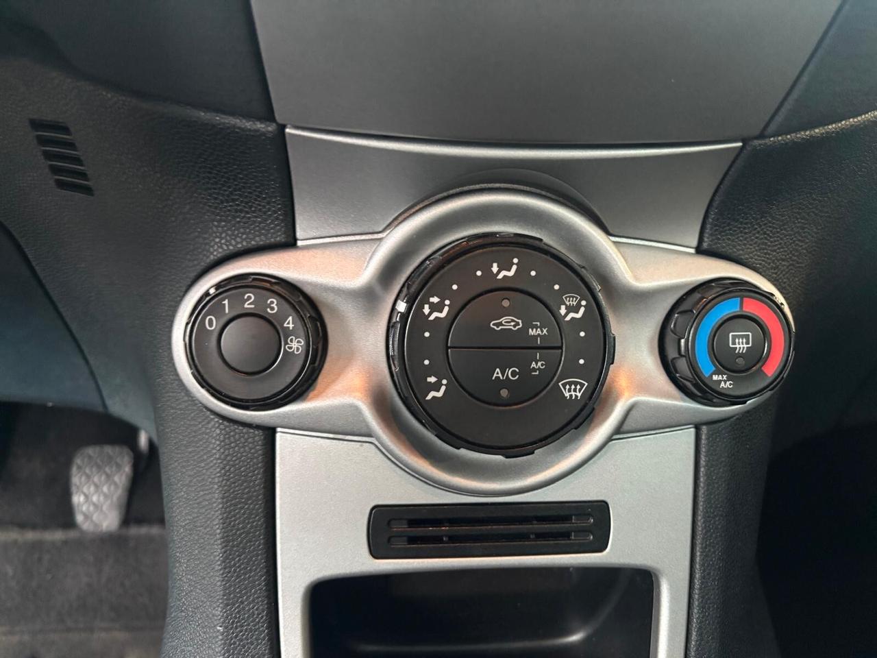 Ford Fiesta 1.4 TDCi 70CV 5p. Titanium.Bs.