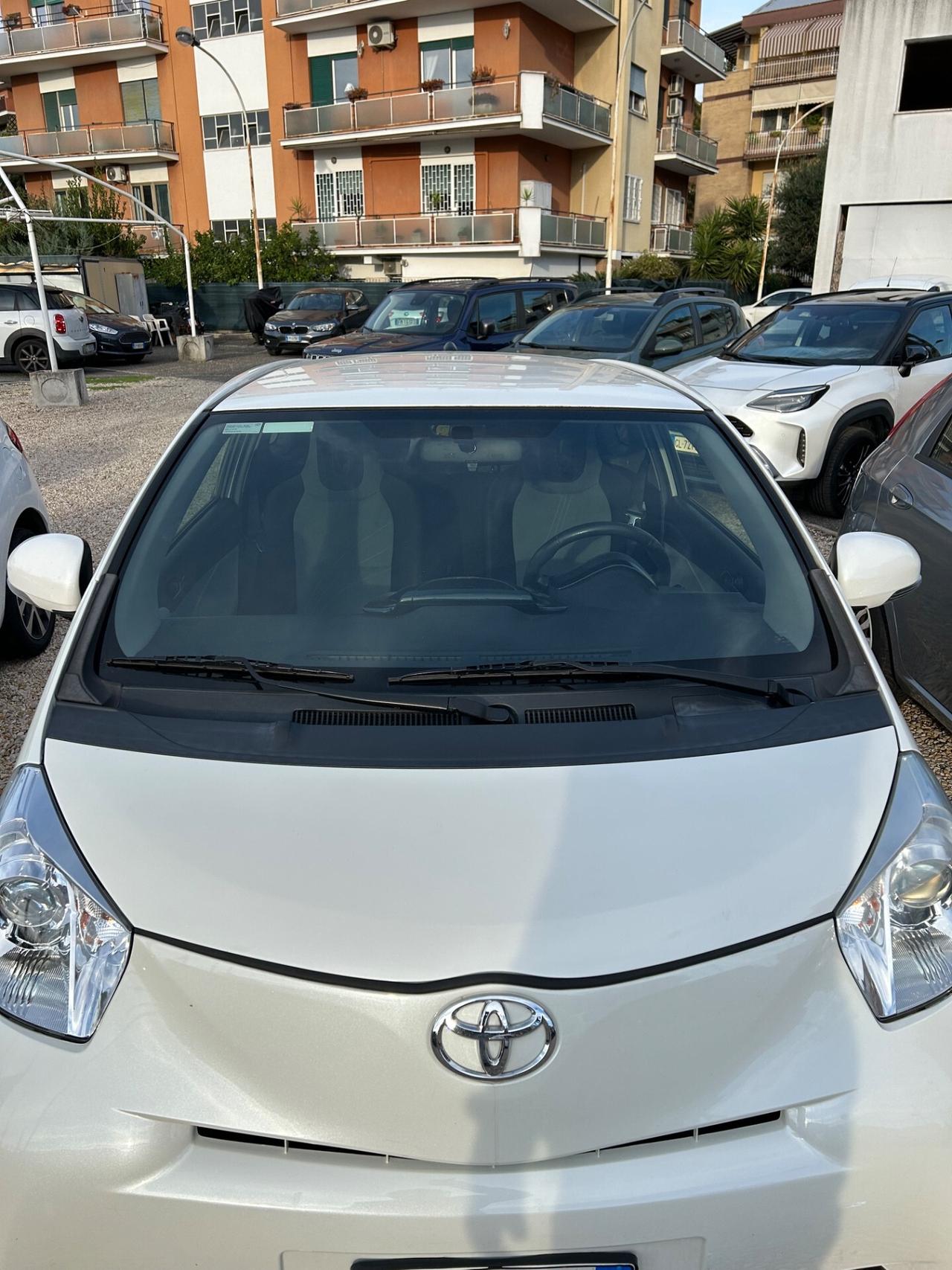 Toyota iQ 1.0 CVT Lounge Euro 5 solo 59000 km
