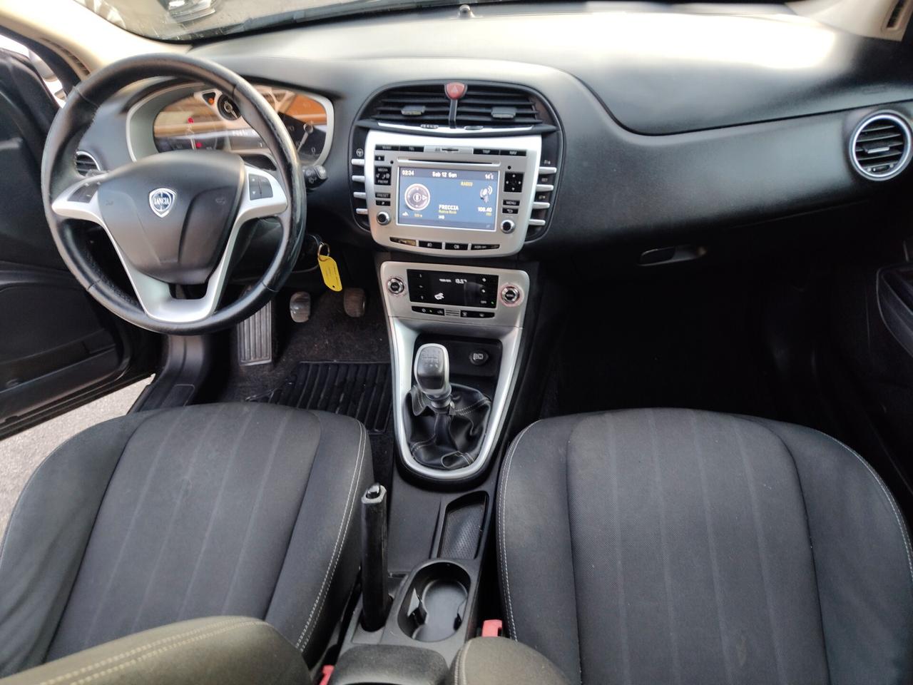 Lancia Delta 1.6 MJT DPF 105 CV Silver