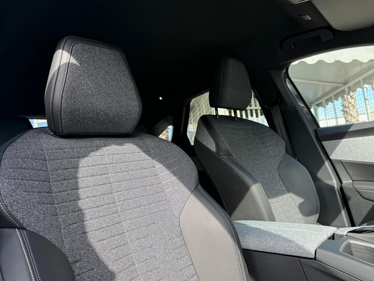 PEUGEOT 3008 HYBRID 136CV AUTOMATICA ALLURE KM0