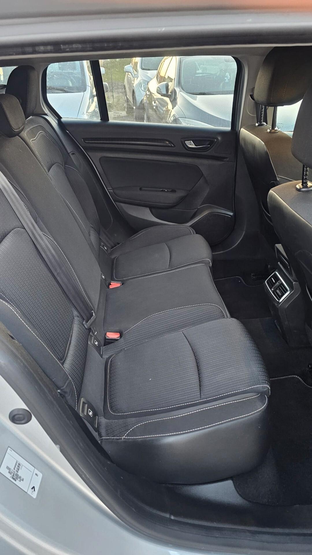 Renault Megane Mégane dCi 8V 110 CV EDC Energy Bose