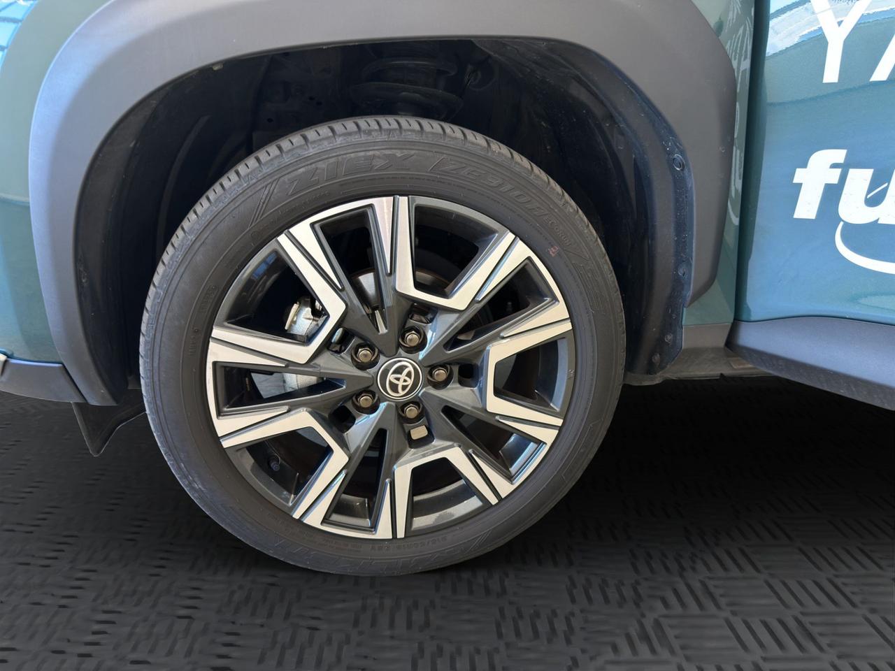 Toyota Yaris Cross 1.5h Lounge Tech awd-i 130cv