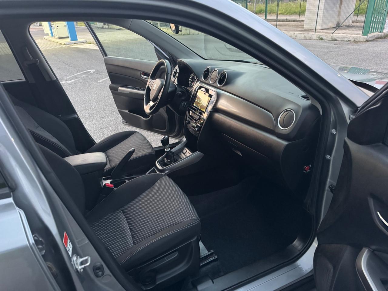 Suzuki Vitara 1.4 Hybrid Top