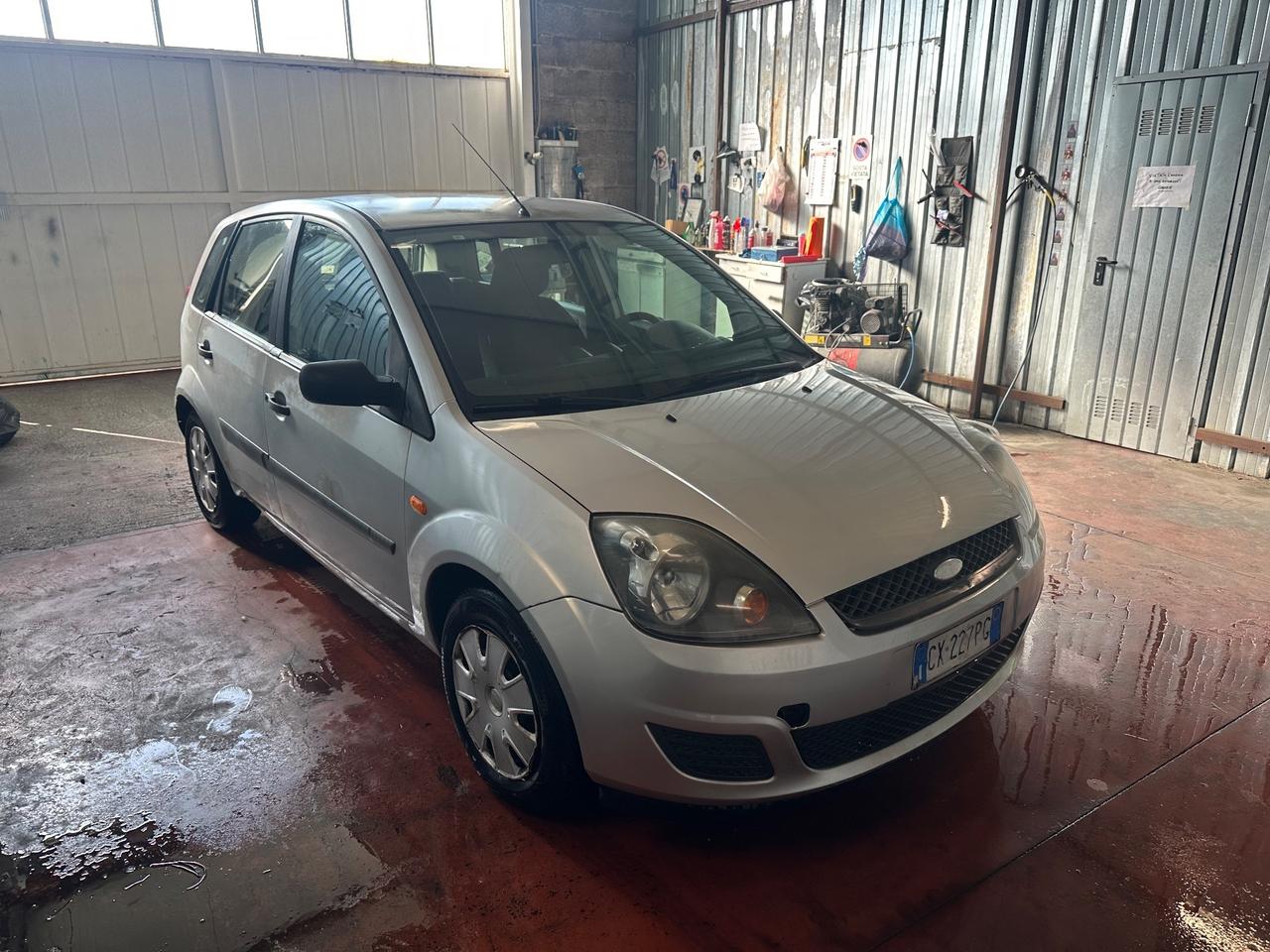 Ford Fiesta 1.2 16V 5p. Ghia