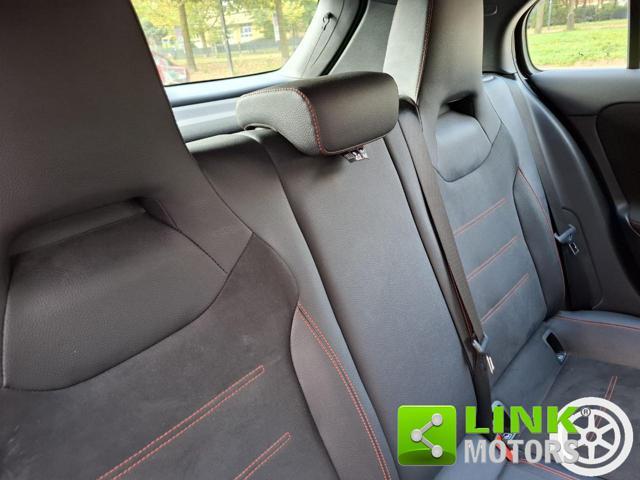MERCEDES-BENZ A 200 d Automatic Premium