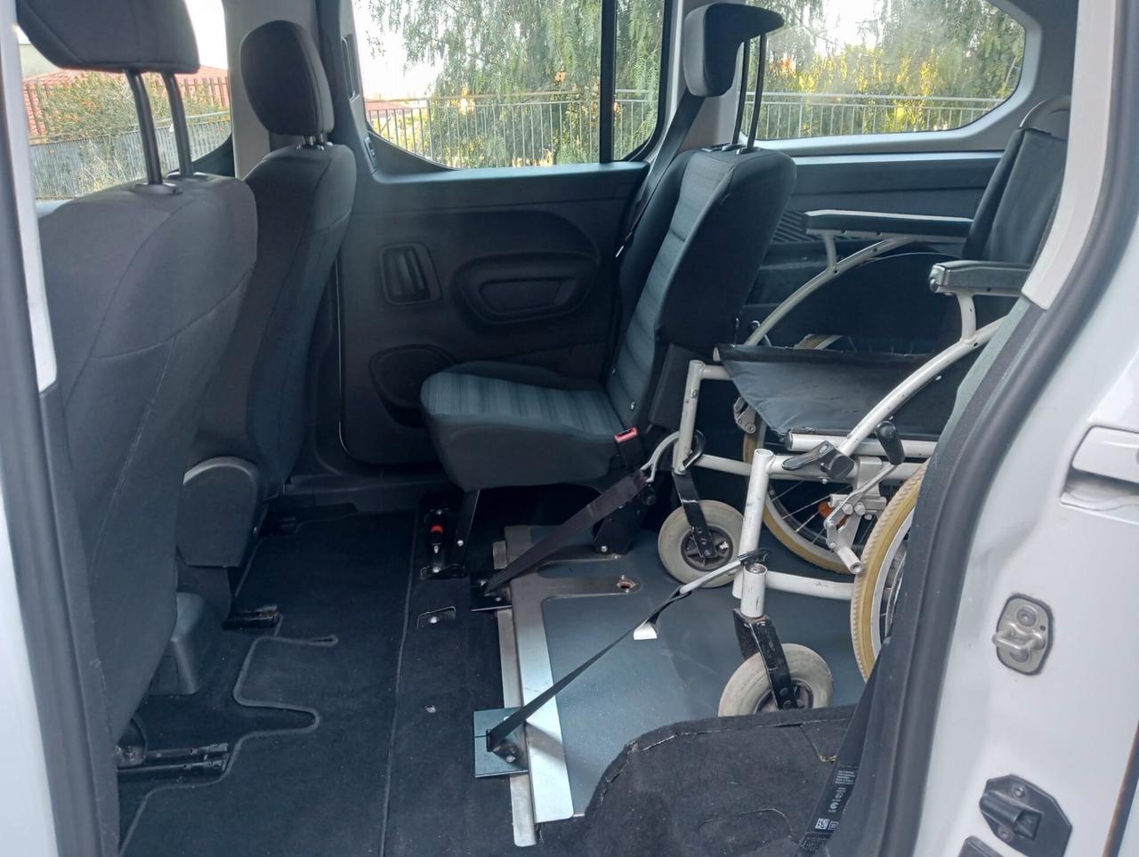 Opel Combo Life Pianale ribassato con rampa disabili in carrozzina