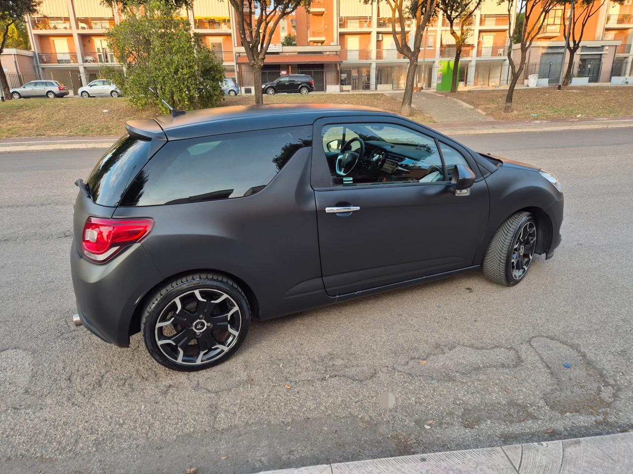 DS3 1.4 benzina just black 95cv nero opaco 2012