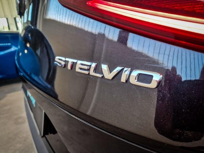 Alfa Romeo Stelvio 2.0 Turbo 280cv First Edition Q4 Auto