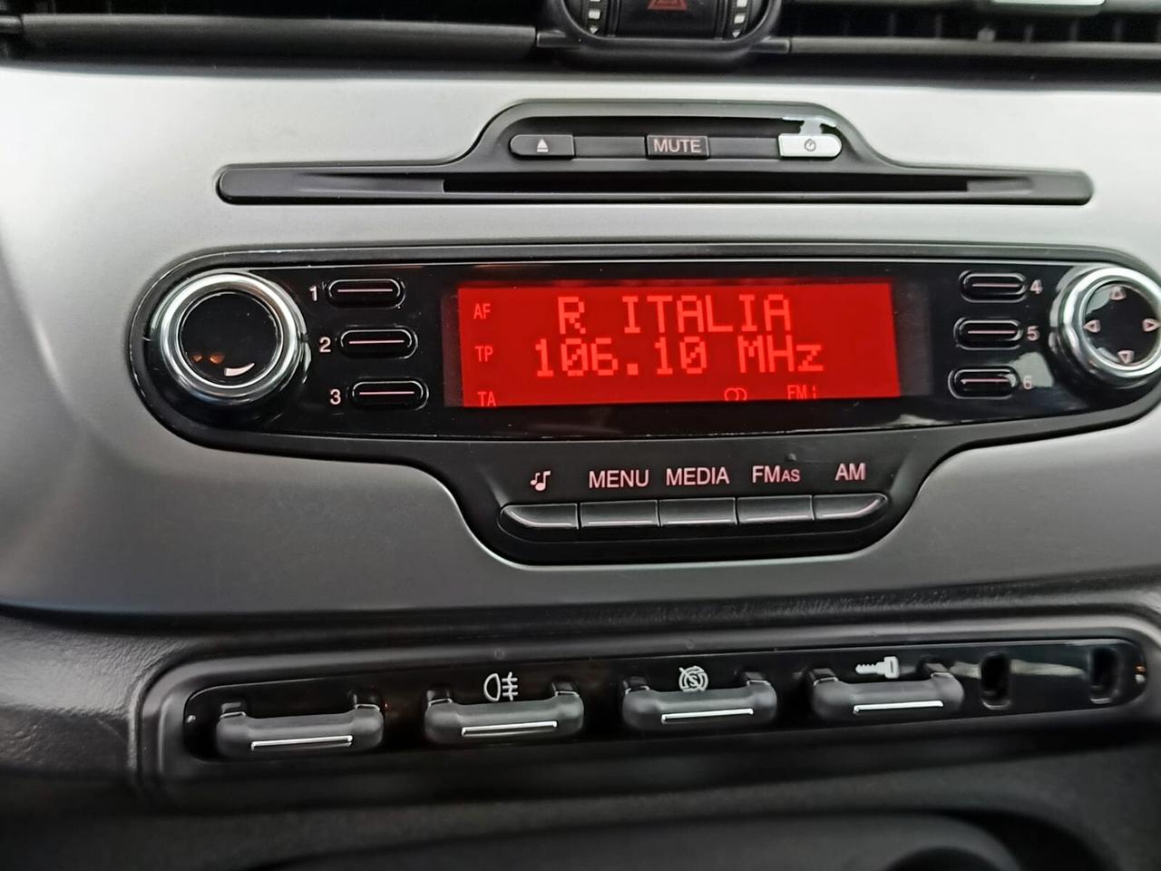 Alfa Romeo Giulietta 2012 - 1.4 Turbo 105 CV Lb automobili