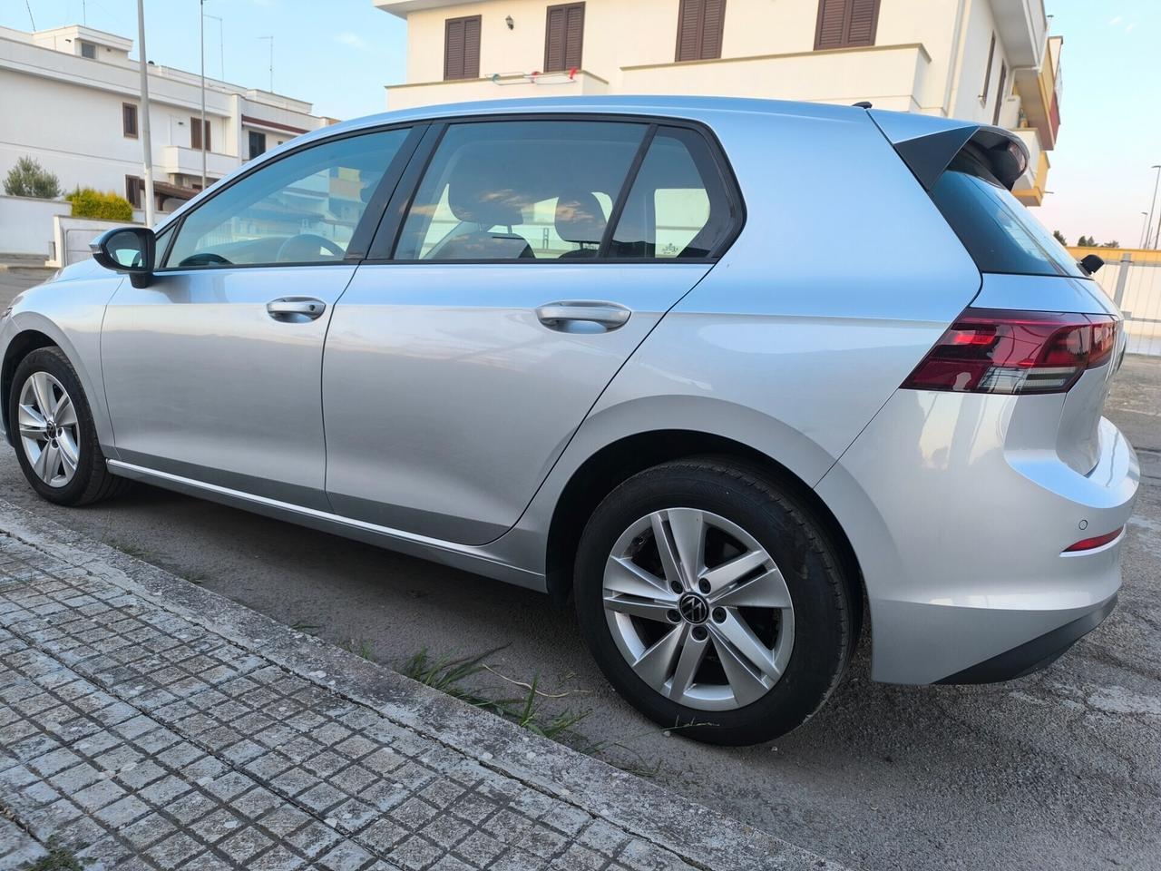 VOLKSWAGEN GOLF 8 2.0 TDI 115cv NAV/LUCI AMBIENT