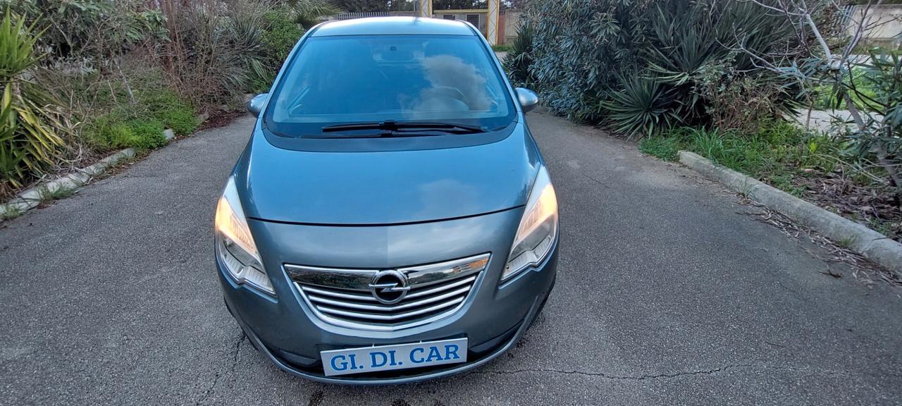 MERIVA 1,3 DIESEL 75 CV COSMO PELLE SEDILI RISCALDABILI SENSORI TELEFONOLEGA IMPECCABILE