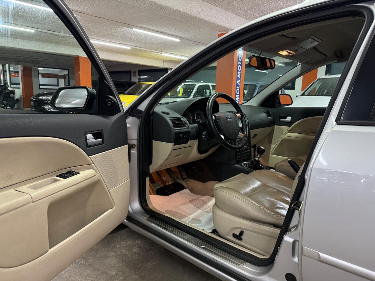 Ford Mondeo 2.0 TDDi cat SW Ghia - 116CV