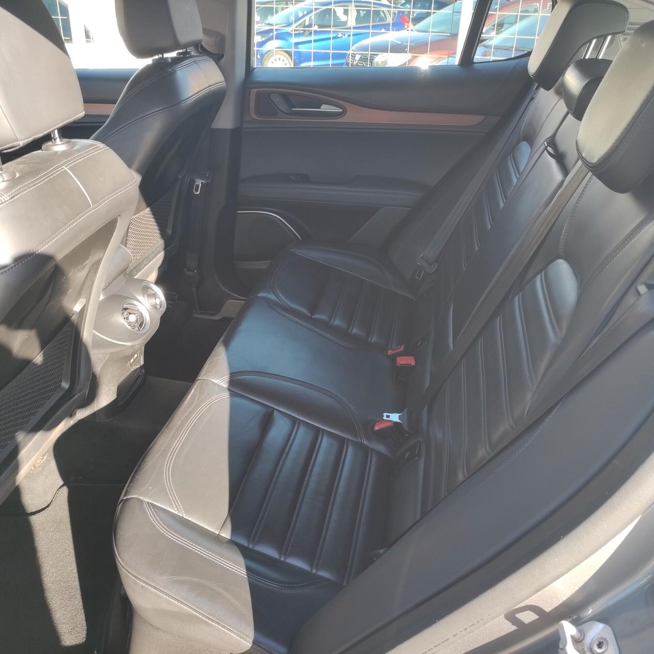 Alfa Romeo Stelvio 2.2 Turbodiesel 210 CV AT8 Q4 Executive
