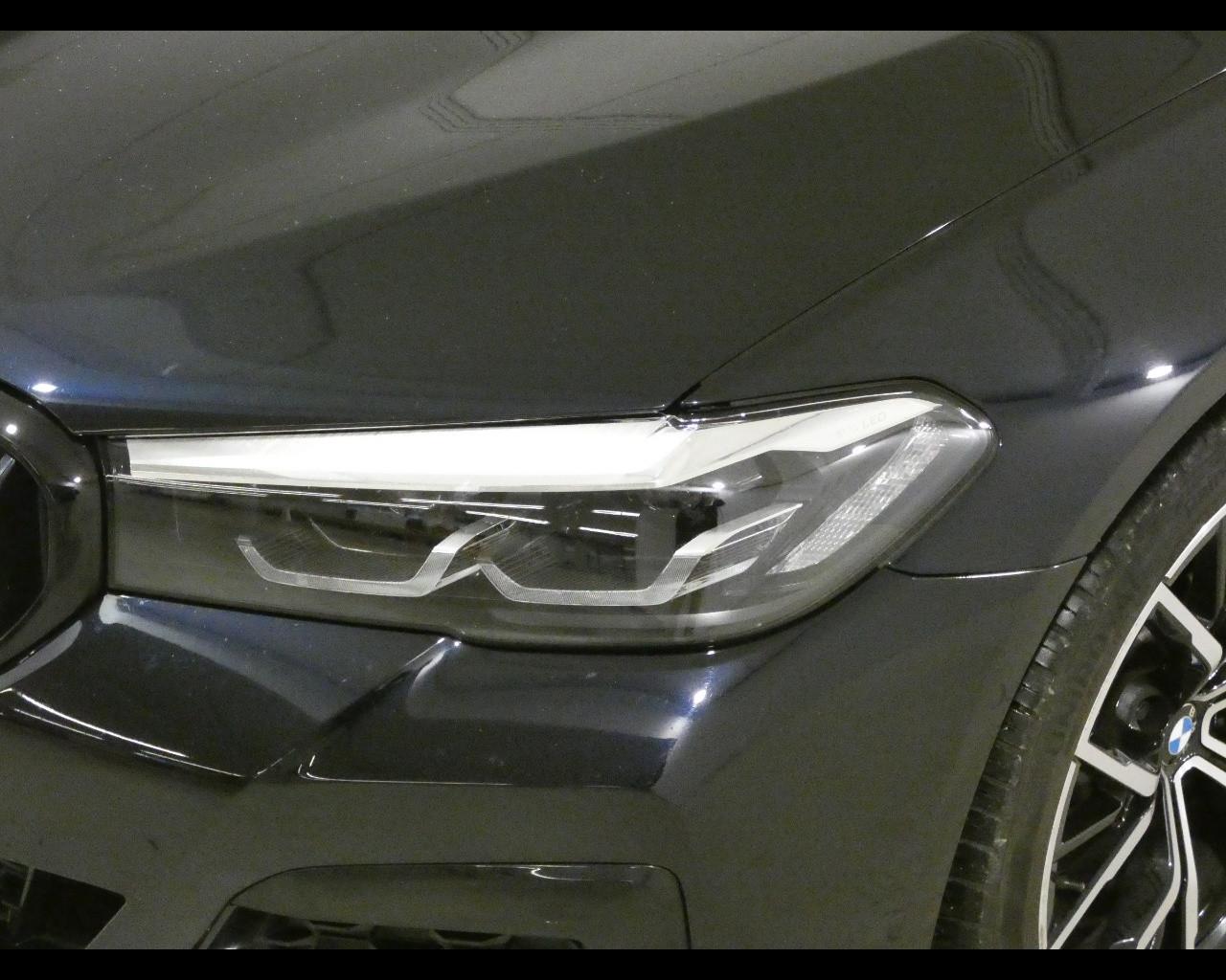 BMW Serie 5(G30/31/F90) - 520d 48V xDrive Touring Msport