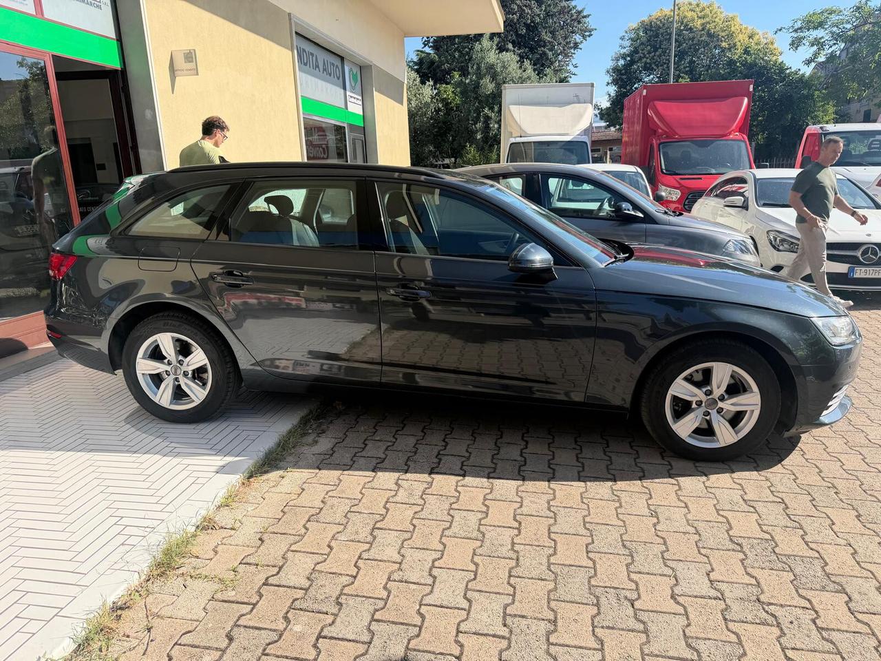 Audi A4 Avant 2.0 TDI 122 CV Business